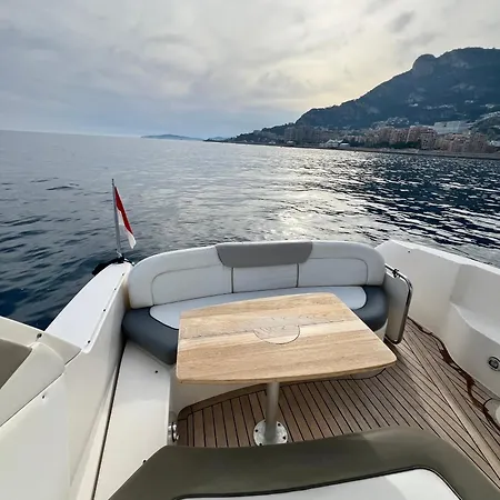 Πλωτό κατάλυμα Luxury Boat In Μόντε Κάρλο