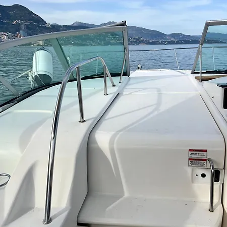 Luxury Boat In Πλωτό κατάλυμα *